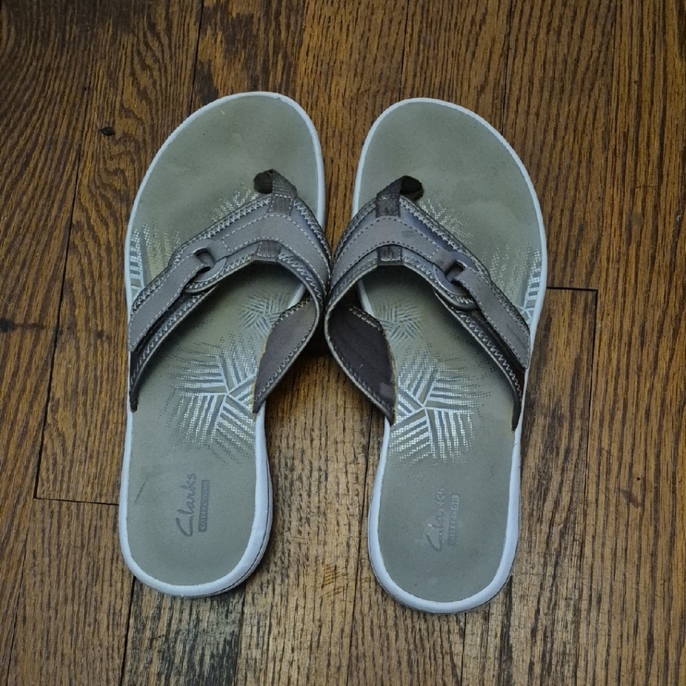Clarks Women's SilverThong Sandals